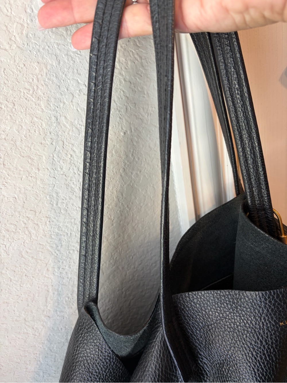 Kurt Geiger Black Leather Tote with Gold Hardware - Picture 5 of 13